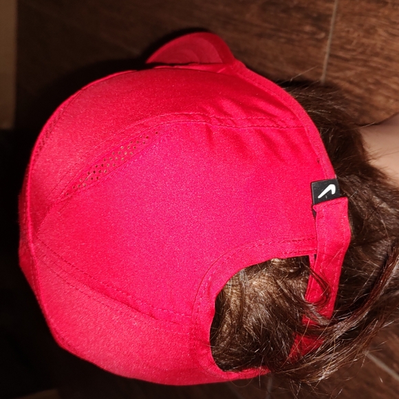 Nike AeroBill Unisex Lightweight Red Cap main image 8